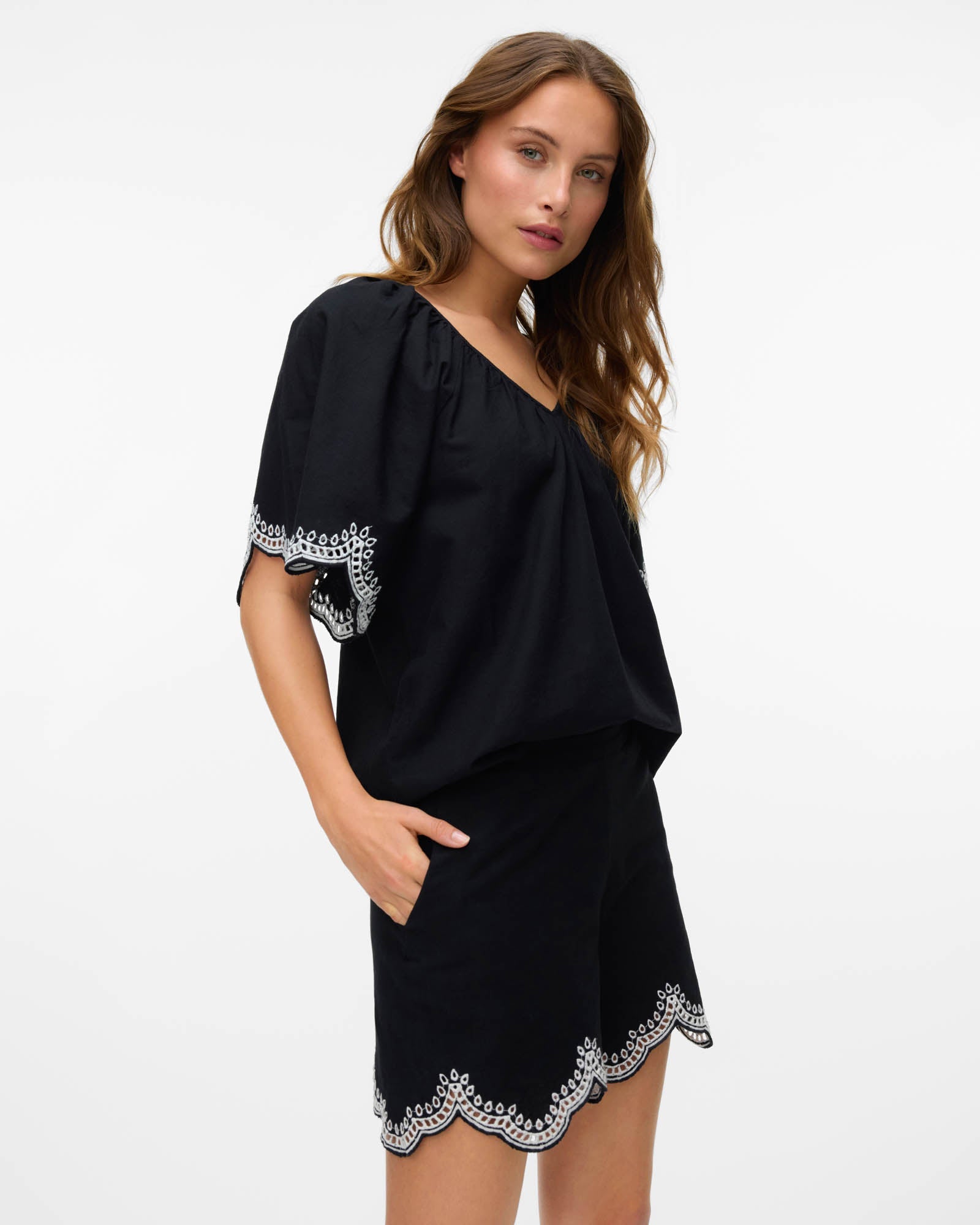 VMDIANA EMBROIDERED SHORTS